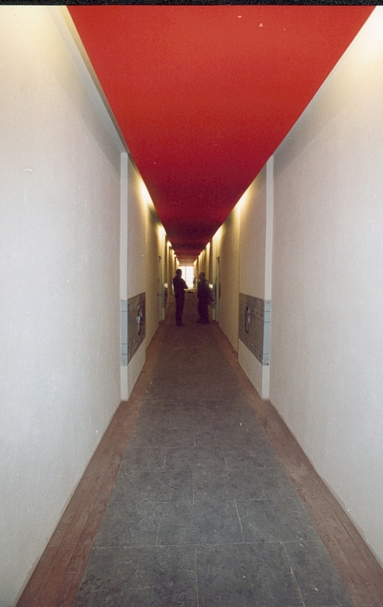 dettaglio del soffito nel corridoio interno dei loft